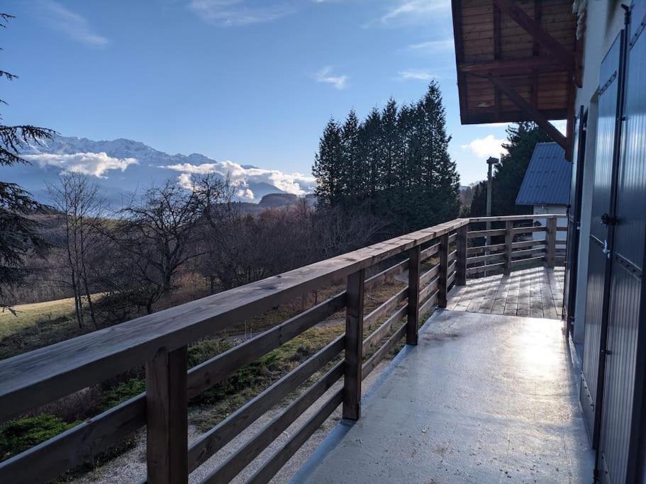 Maison Familiale En Montagne Avec Vue Merveilleuse Sur Le Massif De Belledonne Saint-Bernard  المظهر الخارجي الصورة