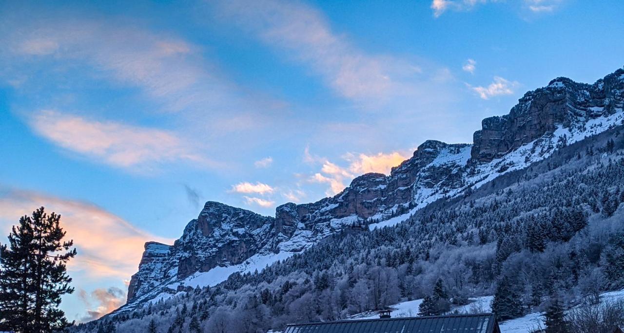 Maison Familiale En Montagne Avec Vue Merveilleuse Sur Le Massif De Belledonne Saint-Bernard  المظهر الخارجي الصورة